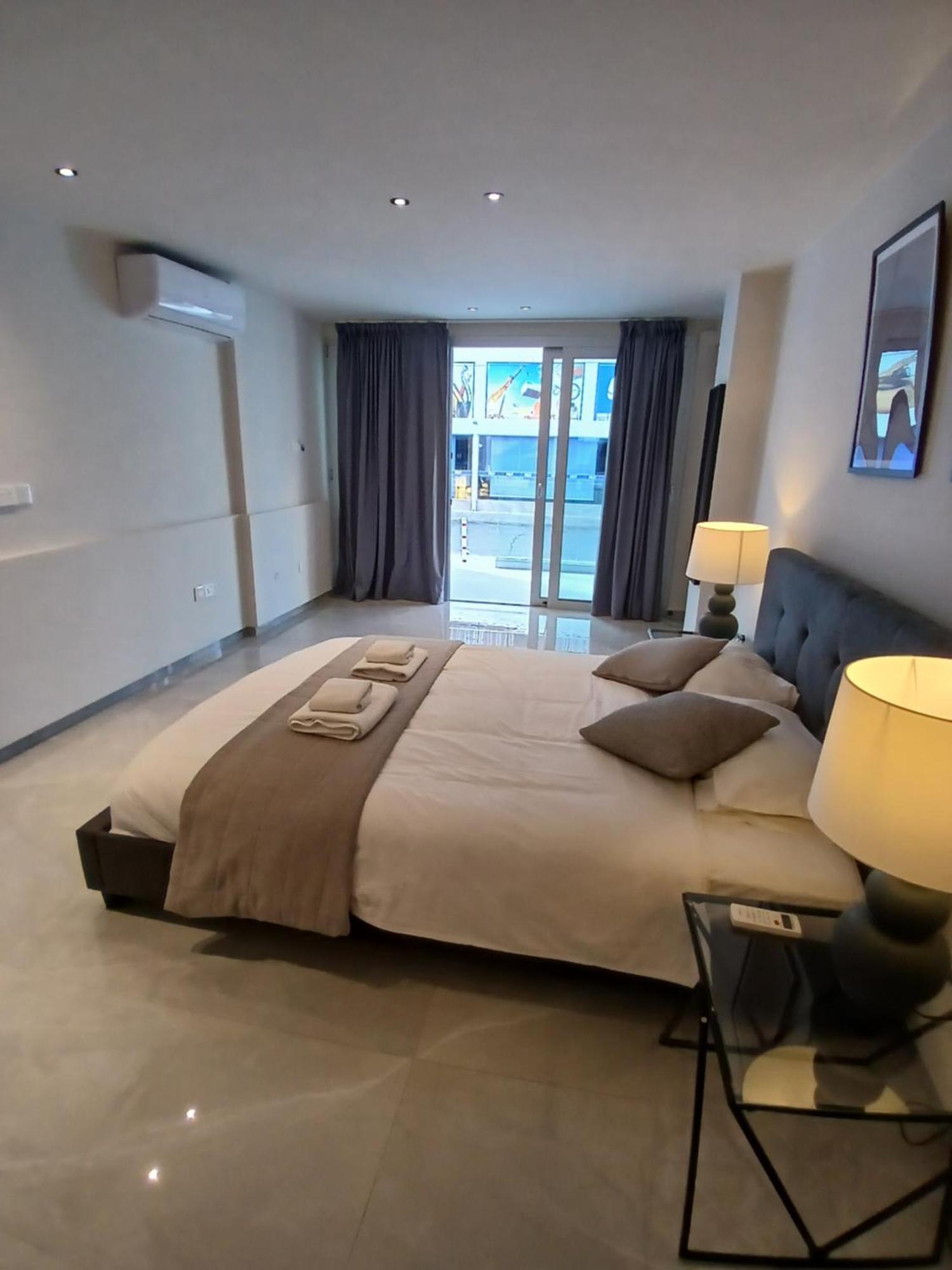 Georgiana Suites Larnaka Zimmer foto
